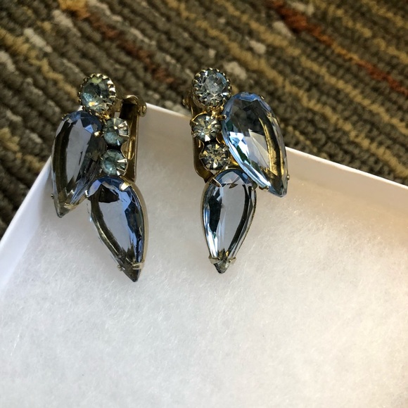 Vintage Light Blue Color bracelet & clip earrings - Picture 3 of 8